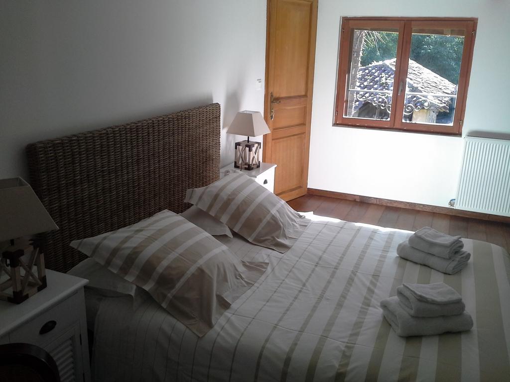 Maison D'Hotes Brameloup Jardin Ovale Coudures Rum bild