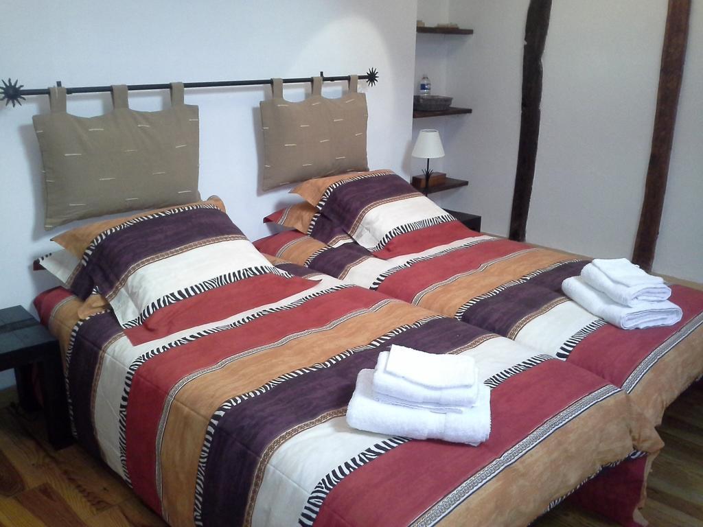 Maison D'Hotes Brameloup Jardin Ovale Coudures Rum bild